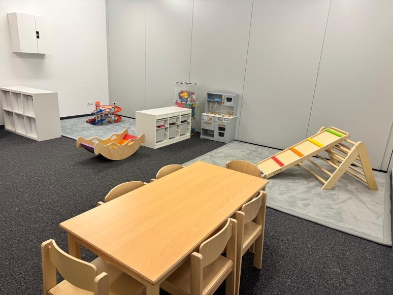 Spielzimmer mit Spielecke und Spielküche